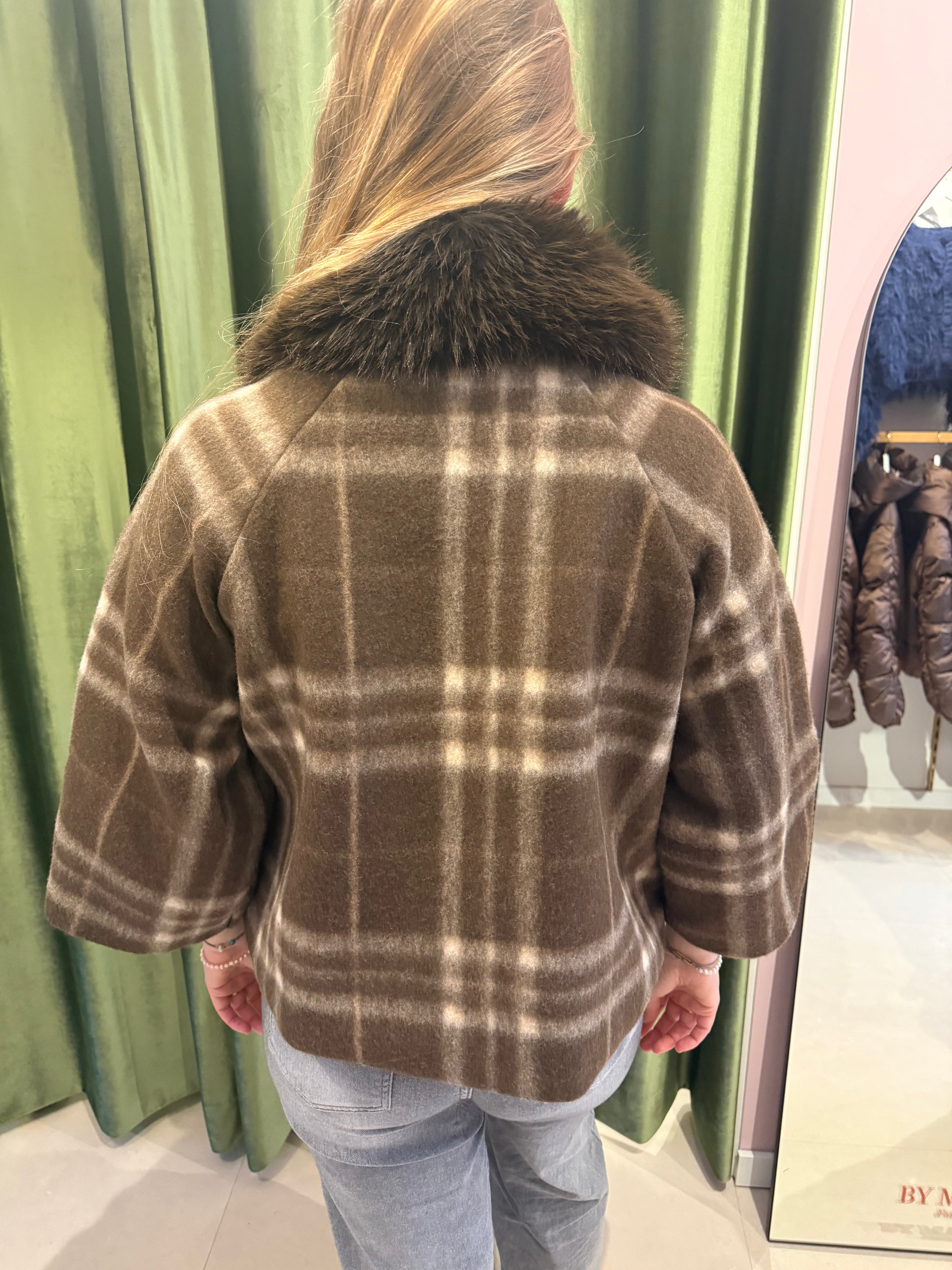 Elegant Geruit Jasje met Faux Fur Kraag