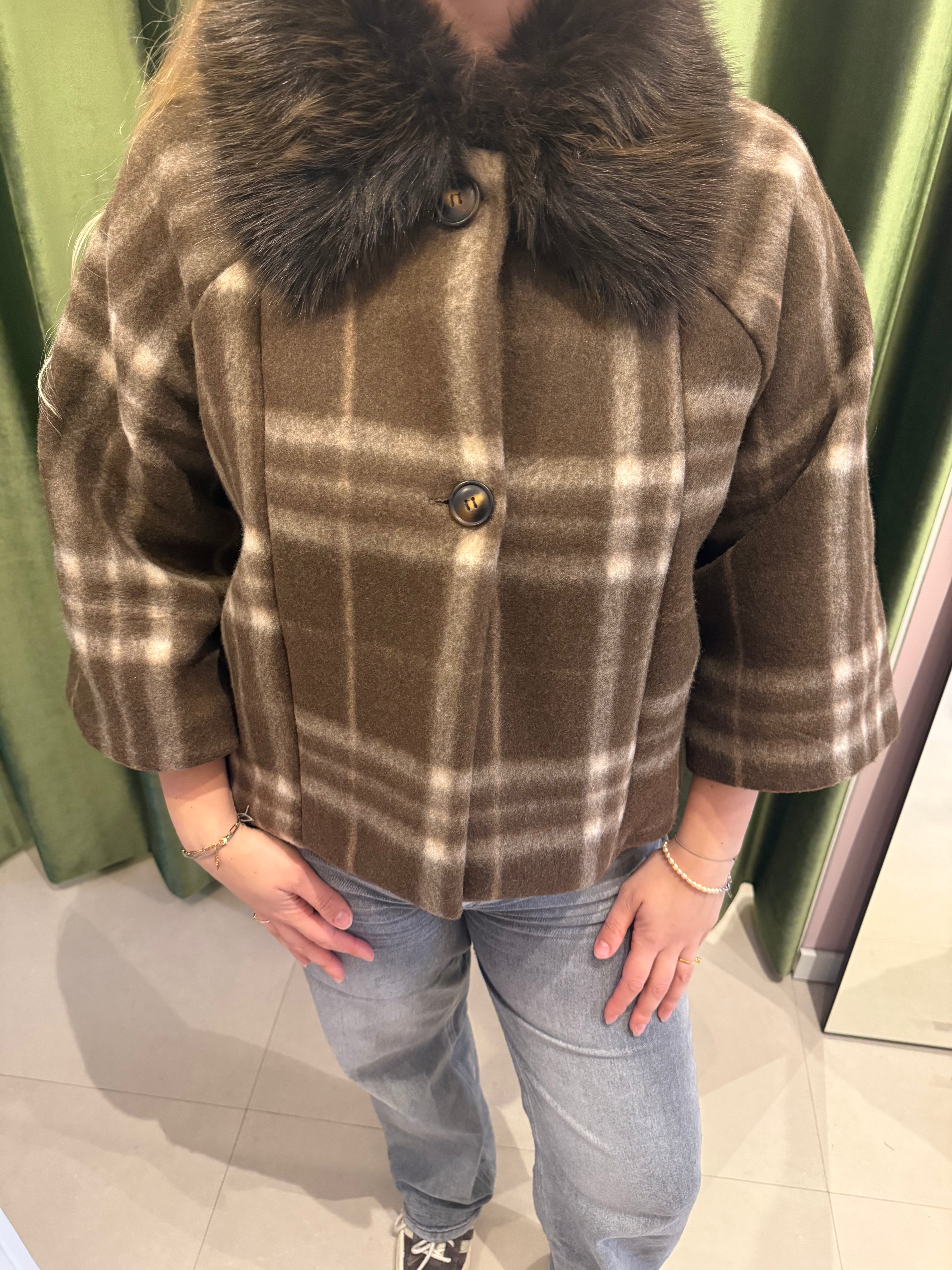 Elegant Geruit Jasje met Faux Fur Kraag