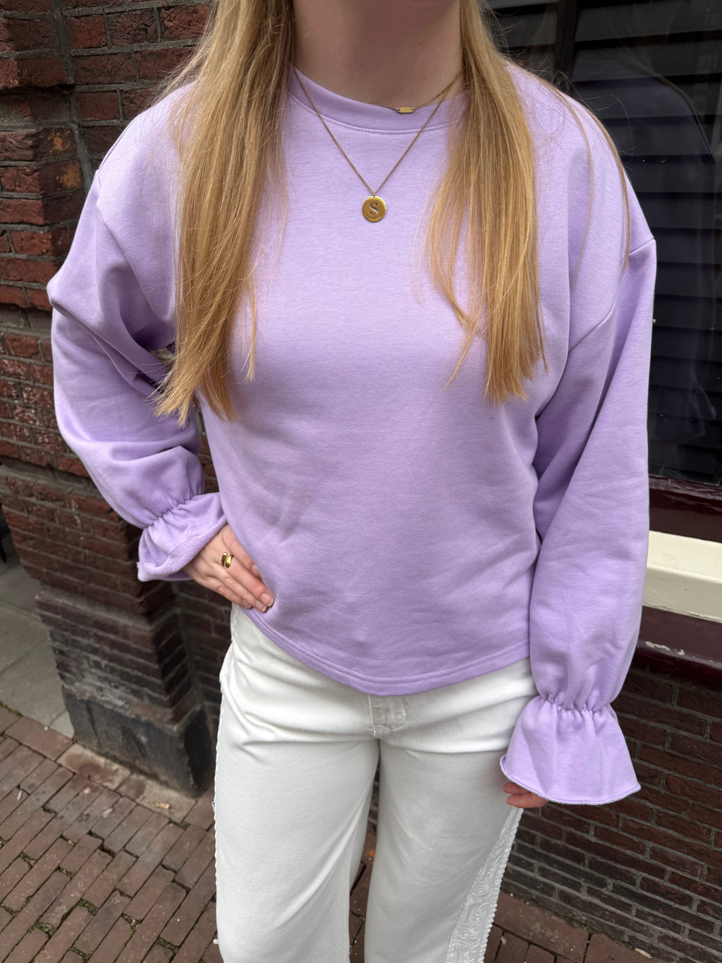 Lila Sweater met Mouwdetails