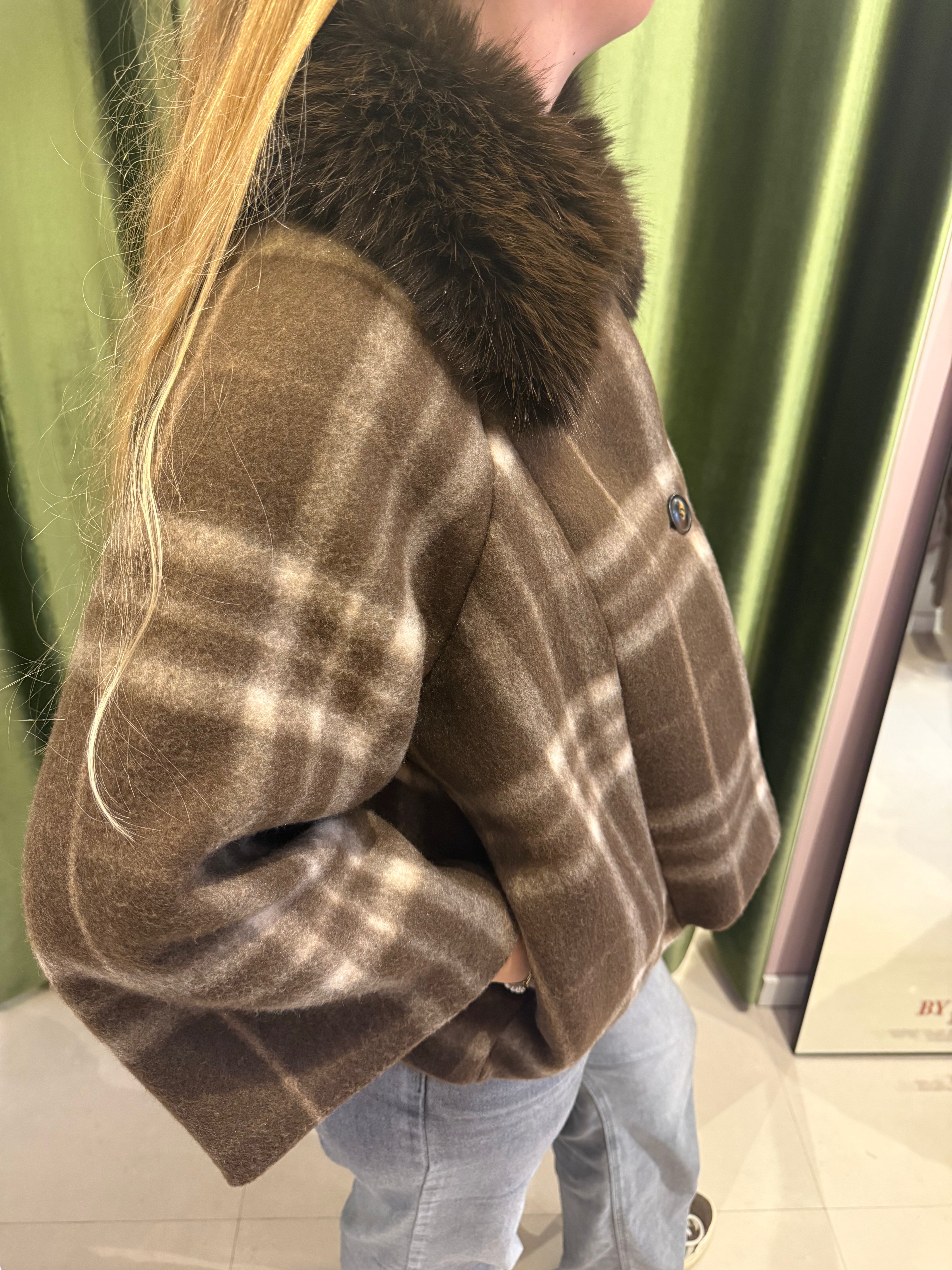Elegant Geruit Jasje met Faux Fur Kraag