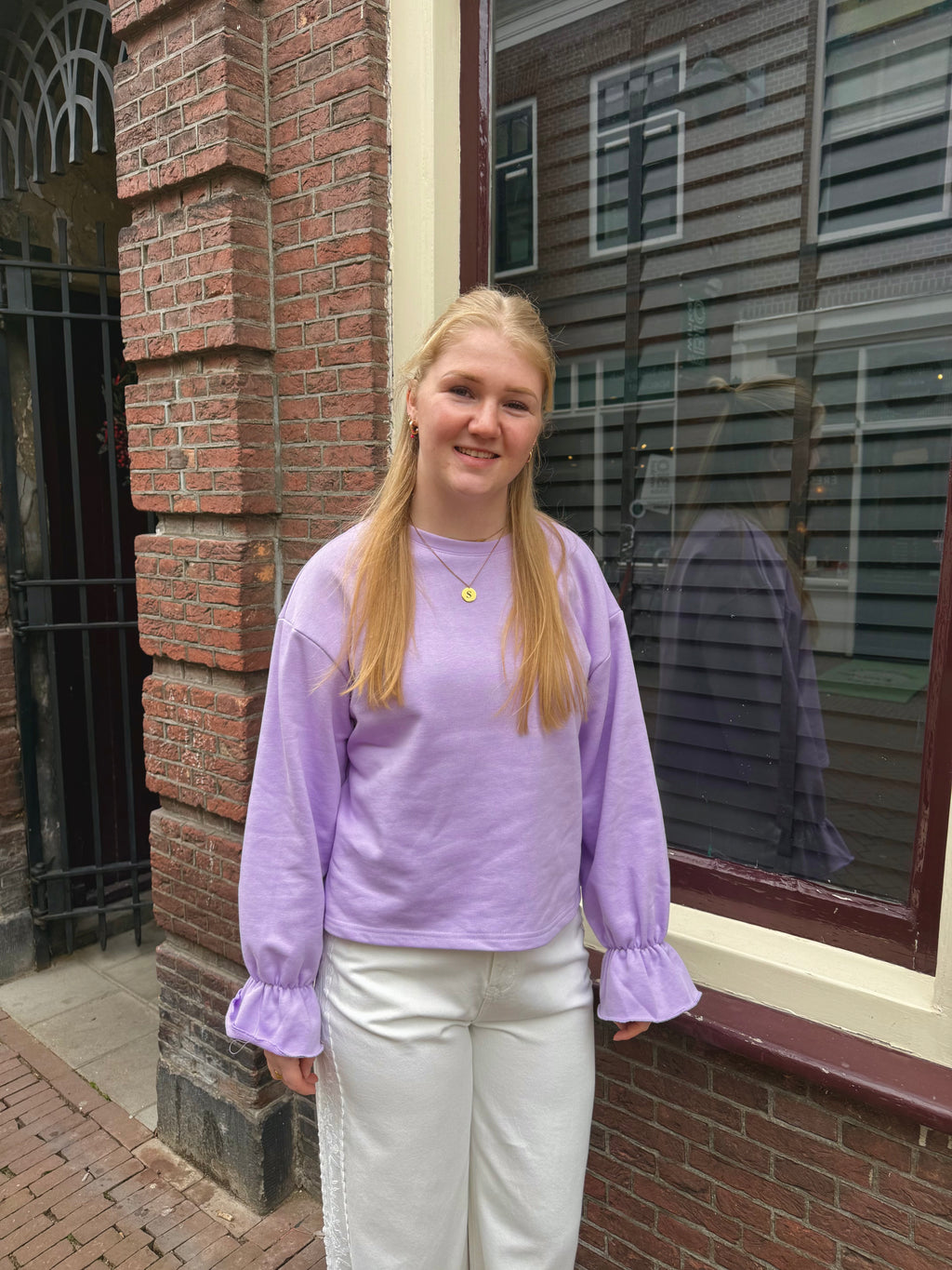 Lila Sweater met Mouwdetails